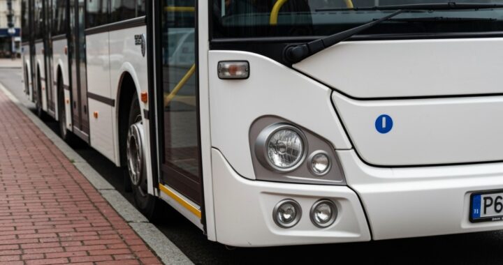 radzymin-z-nowym-szkolnym-autobusem-i-wsparciem-dl-auto-2040